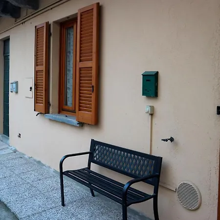 Giallo Apartament Como